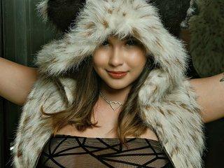 Ariana_Hilton
