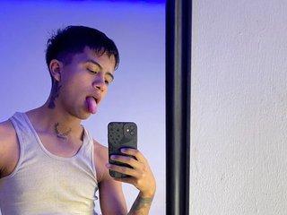 Axel_yJD