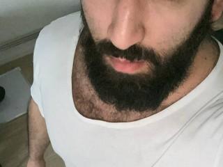 BigHandsome