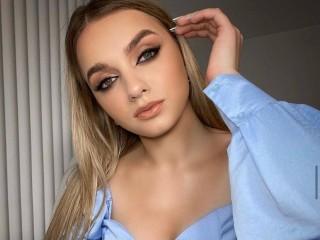 BlondyNikole