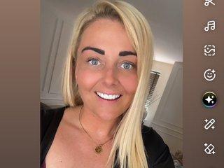Busty_Lucy_UK