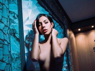 Emmaa_White