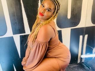 HotCurvy21