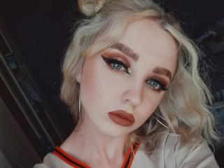 LovelyBlondd