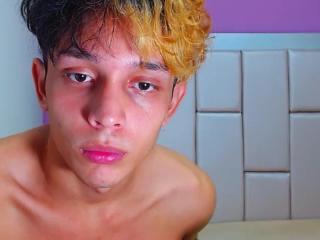 Oneguyveryhot
