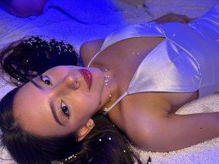Veronica_Luxee