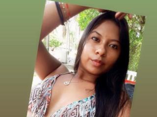 bellahotquenn