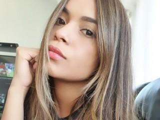 briana_hot18x