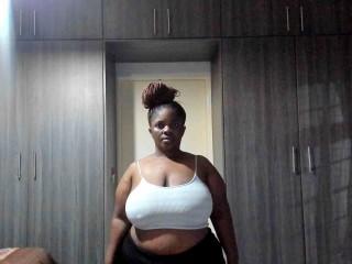 queenhips301