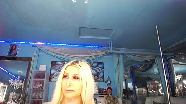 ADRIANNA_FOX