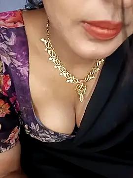 Aayushi_Here