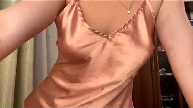 Adel_strongwoman