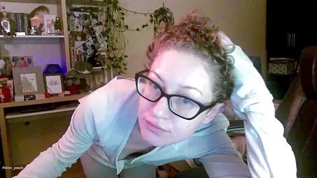Alice_peach1