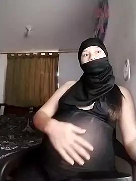 Alicia-arabpregnant