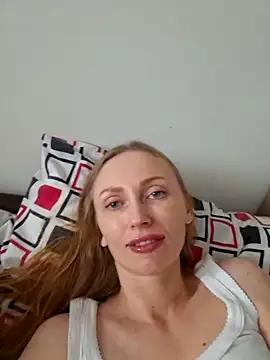 Alicia_Meov