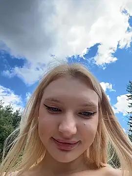 AmmyInPublic