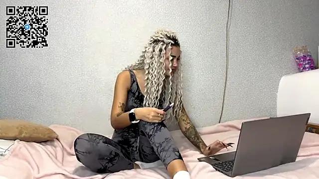 AngelWithBeautyPussy