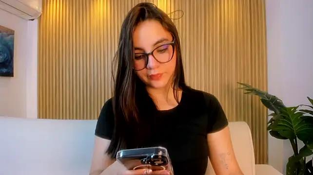 Ariana_Lhewiss