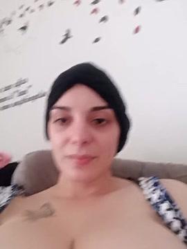 BELLA_MORA