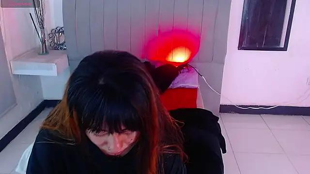 BellaJones__