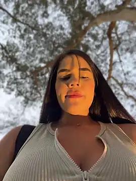 BellaLeclair_