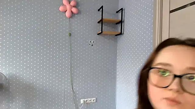 Bella_herecute