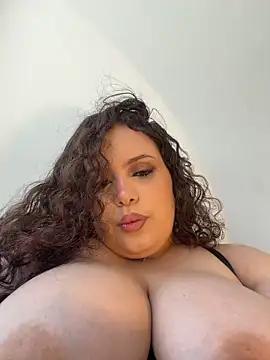 Blair_Curvy