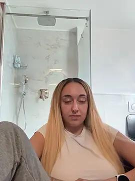 BlondBellaxxx