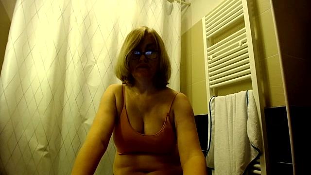BlondWoman
