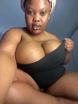 Busty-Caramel