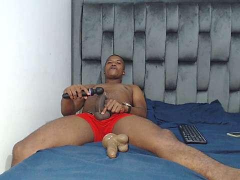 COUPLE-LATINO
