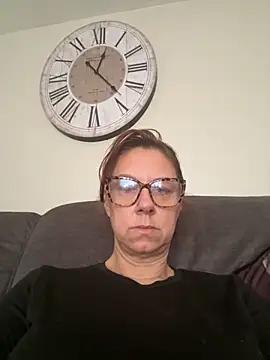 Cara-CurvyUK