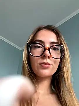 Chloe_Hes