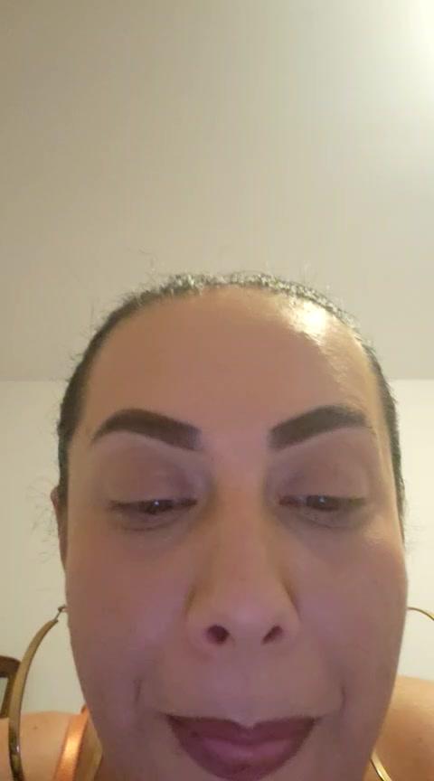 Curvy_Big_Lips