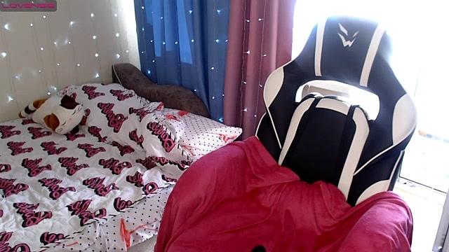 Cutie_naughty_girll