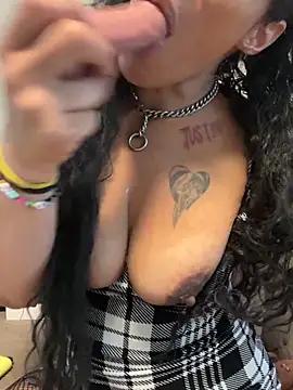 Desirae_Luciano