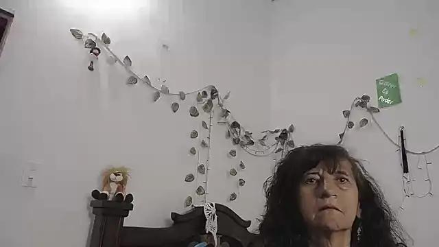DominaLeona
