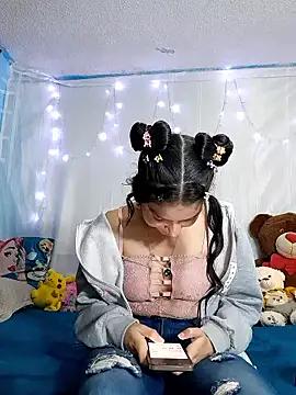 EMMA_GREY_XX