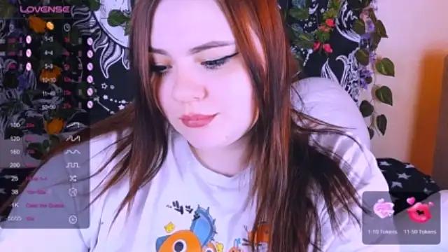 Eliza_curvy_