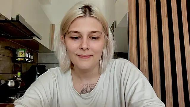 Ella_Bloom