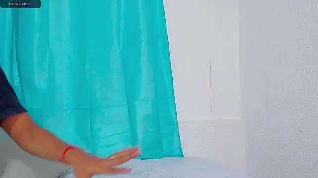Ellie_Blue1