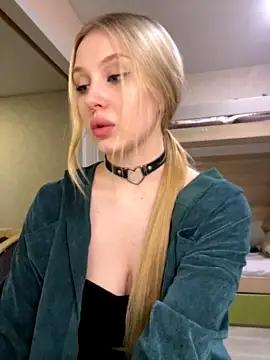 Emelia_Bountyy