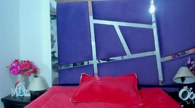 EmiliHot_