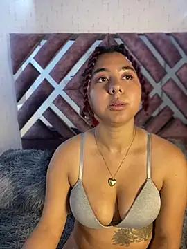 Emilia_Pink