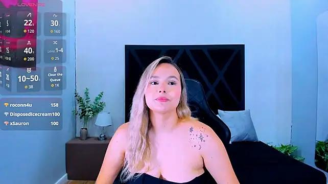 Emmaa_white_