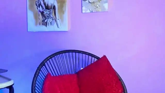 Emmagrey1_