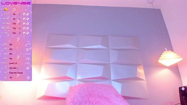 Emmy_Dolly