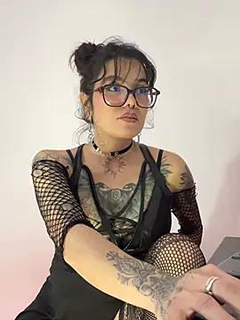 Esmeralda_hairy