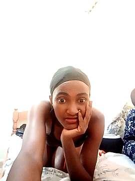 Esther041