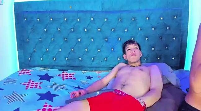 Exotic_CoupleHot